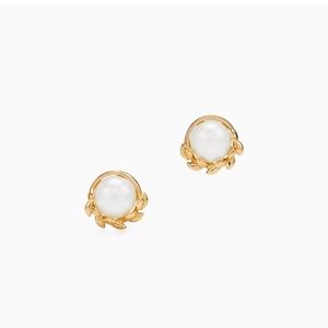COPY - Tiffany's Olive Leaf Earrings 18 kt gold, freshwater pearls.